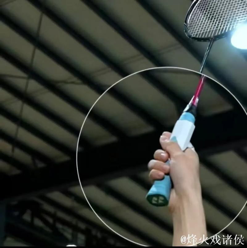 羽联年终总决赛：石宇奇直落两局击败李诗沣，小组赛首战告捷