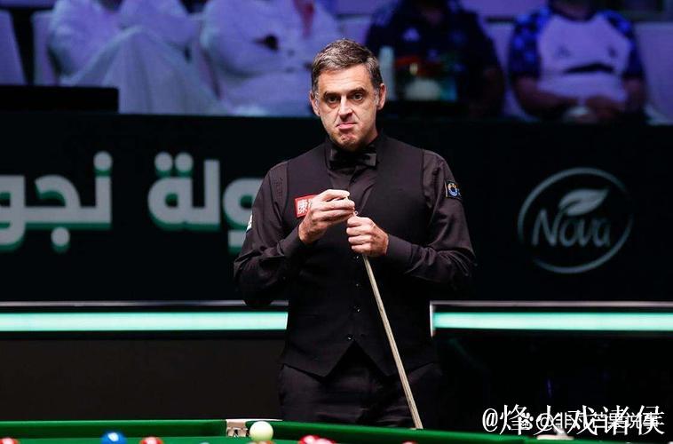 罗伯逊以10-9惊险击败奥沙利文,勇夺斯诺克沙特大师赛桂冠 罗伯逊以10-9惊险击败奥沙利文,勇夺斯诺克沙特大师赛桂冠